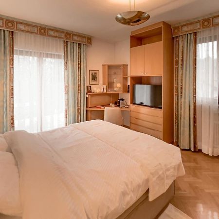 Landhaus Zu Kuerenberg Bergham Ngoại thất bức ảnh